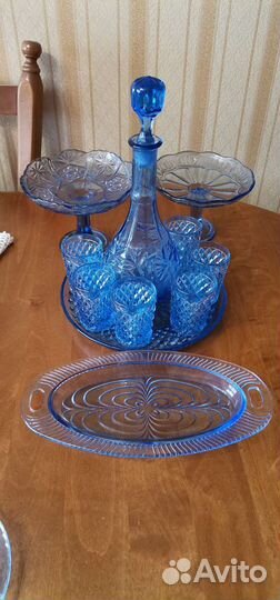 Старинное урановое стекло