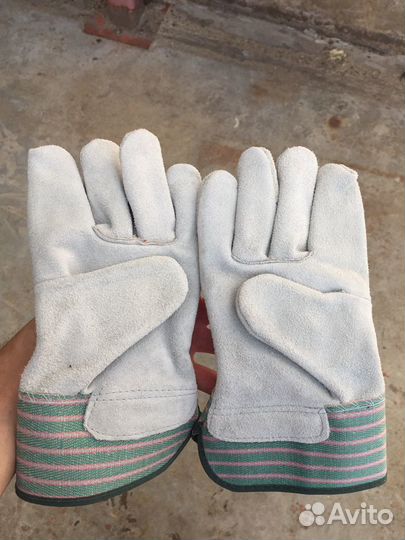 Спилковые перчатки