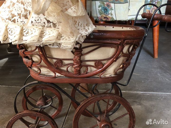 Антикварная коляска