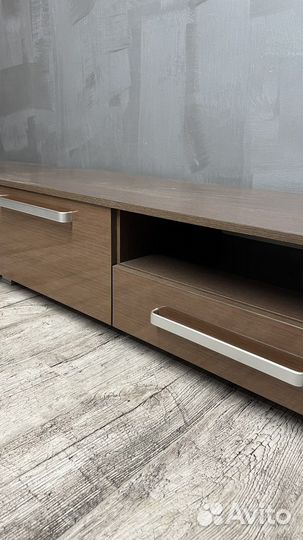 Продам тумбы и подвесной шкаф