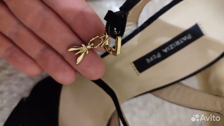 Черные женские босоножки Patrizia Pepe