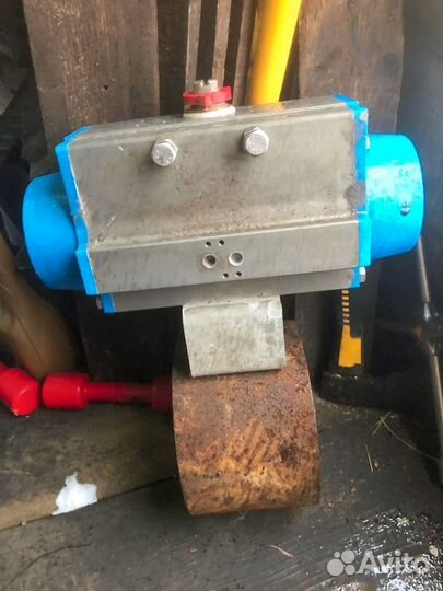 Шаровый кран с пневмоприводом DN 100 PN 16