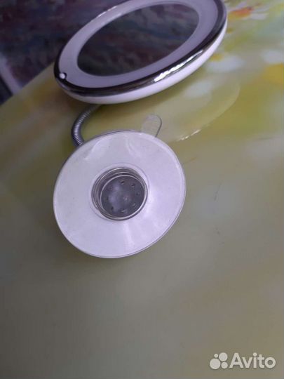 Зеркало с подсветкой на ножке