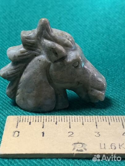 Фигурка из камня. Бюст лошади
