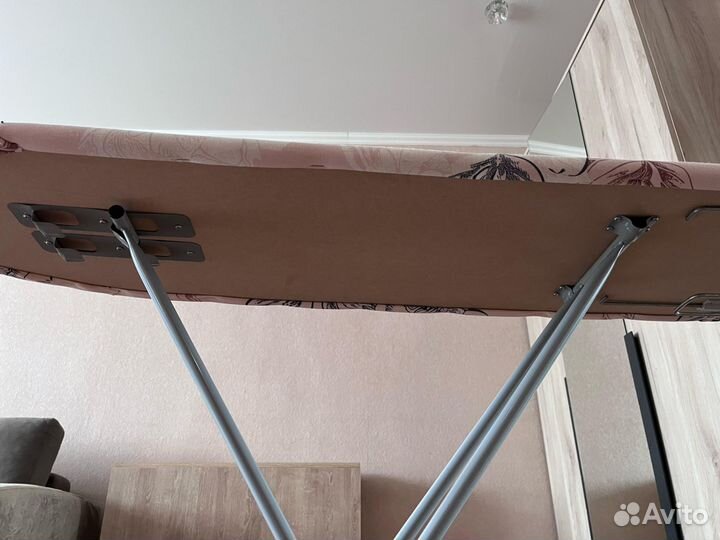 Гладильная доска и утюг новая