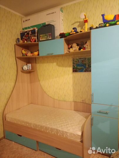 Двухъярусная кровать