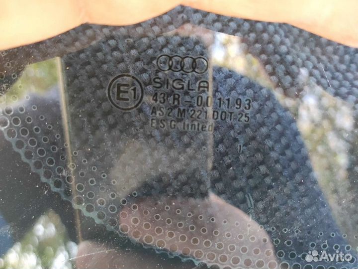 Заднее стекло лобовое Ауди 100 ц4 Audi 100 c4