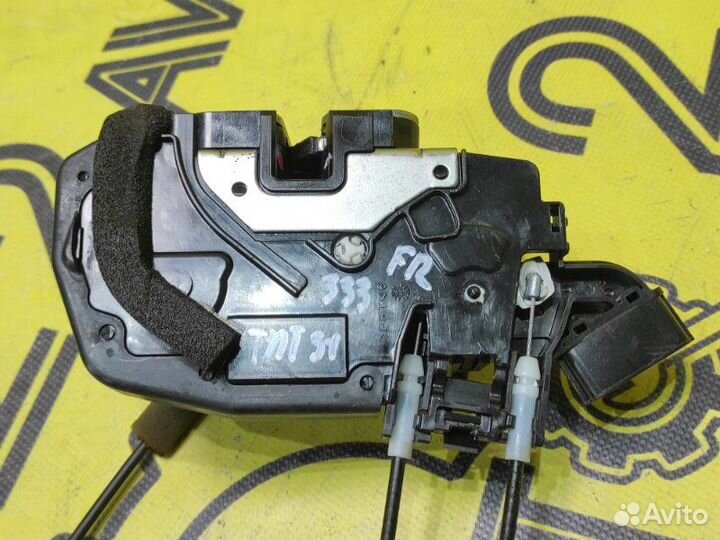 Замок двери передний правый Nissan X-Trail TNT31