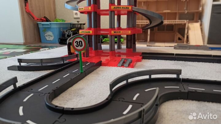 Парковка Полесье