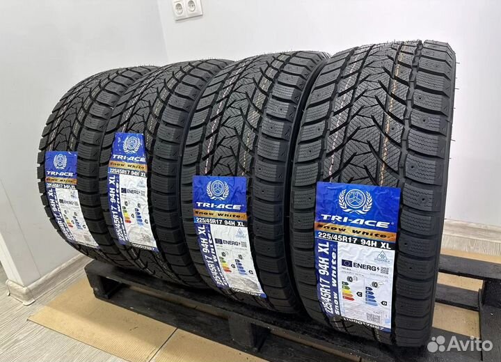 Tri Ace Snow White II 225/45 R17 24H