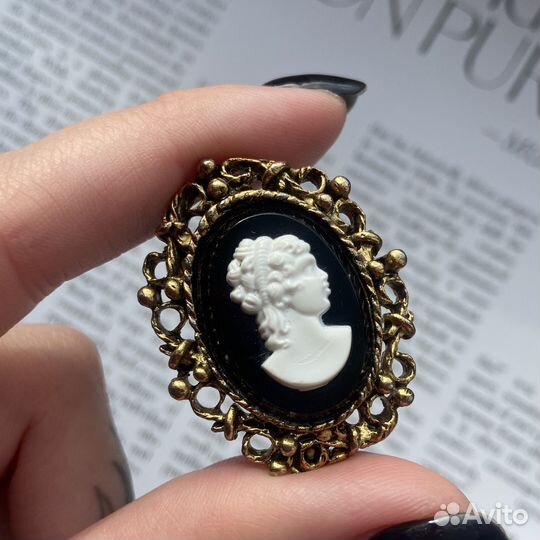 Винтажная брошь Камея / Европа
