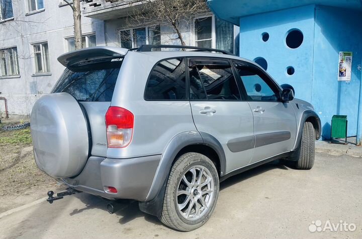 Toyota RAV4 2.0 AT, 2000, 262 000 км