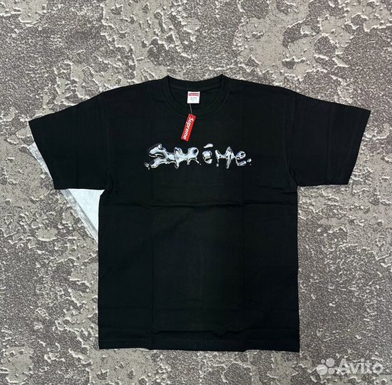 Новая футболка supreme черная