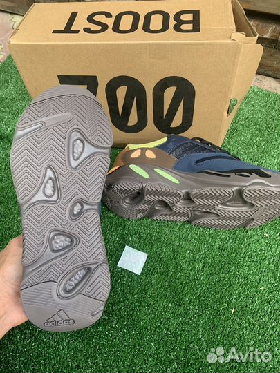 Кроссовки adidas easy boost 700