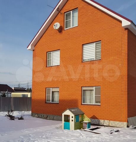 Дом 207 м² на участке 6 сот.