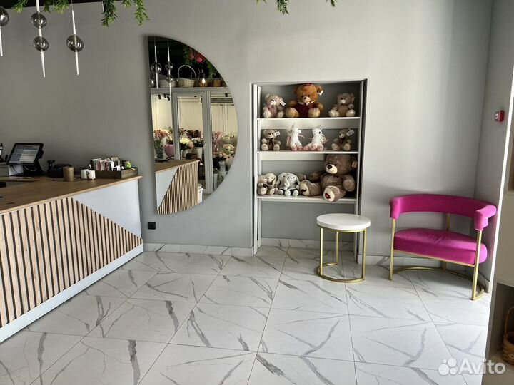 Флорист администратор в салон цветов