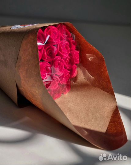 Красные Розы из Белого Шоколада - 19 Роз в Букете