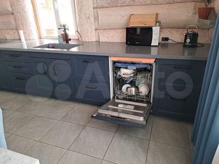 Коттедж 320 м² на участке 15 сот.