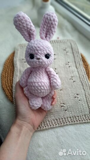 Вязаный заяц
