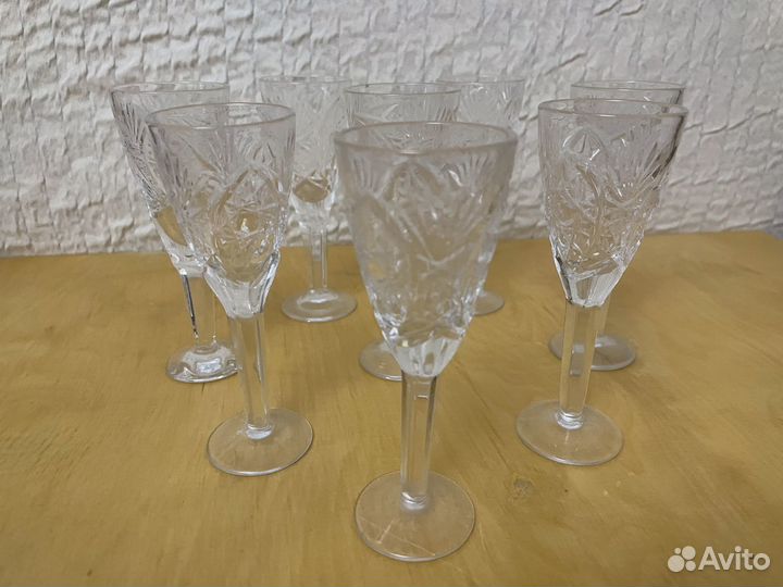 Хрустальные рюмки 8 штук