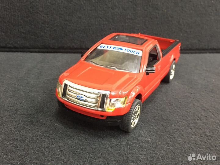 Машинка металлическая