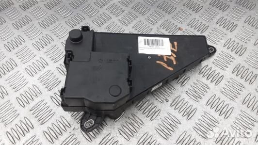 Блок предохранителей BMW 5 E60/E61 (76F01M101)