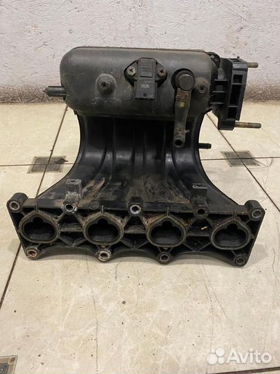 Впускной коллектор Hyundai Accent