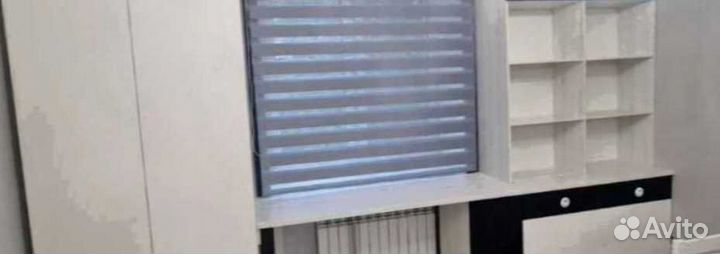 Рабочая зона в углу у окна