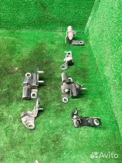 Петля двери (шарнир) Ford Mondeo 4 рестайлинг 1.6