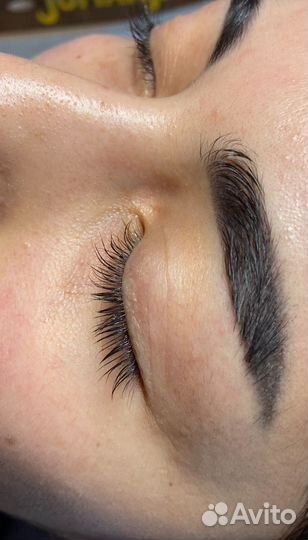 Нужна модель на наращивание ресниц