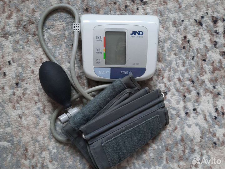 Тонометр полуавтоматический AND