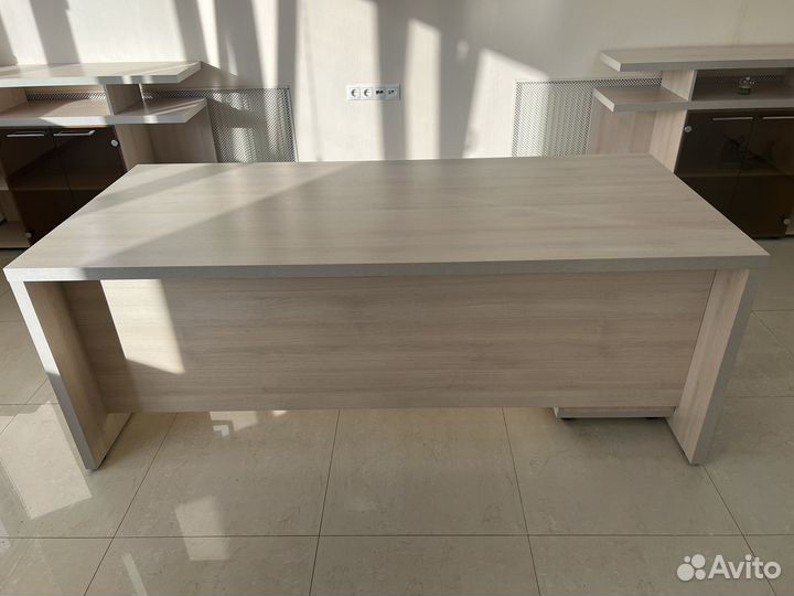 Стол для руководителя офисный