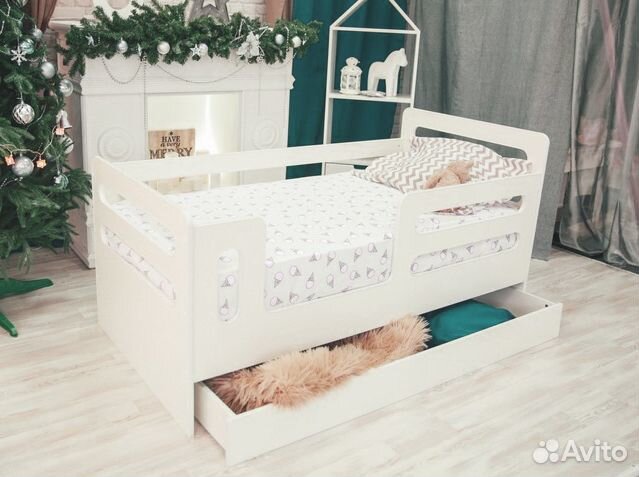 Детская кровать с бортиками. В наличии