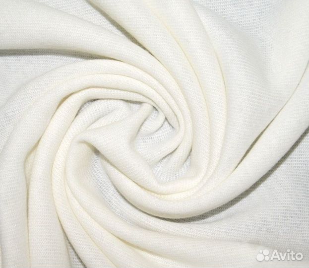 Отрез ткани трикотаж шерстяной белого цвета