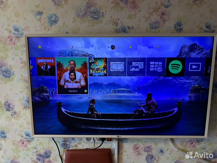 PS 4 Ps plus Extra 2 джойстика 35 игр