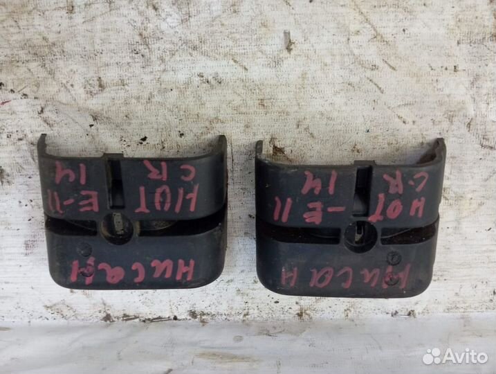 Кронштейн заднего бампера Nissan Note 11