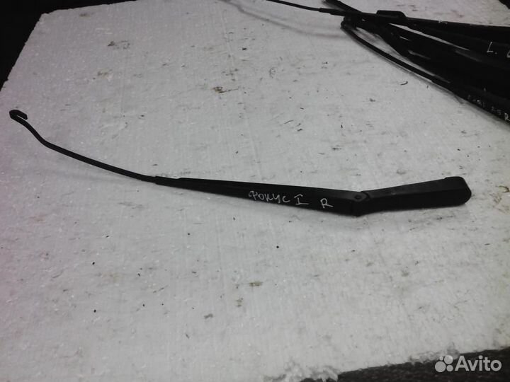 Поводок дворника переднего Форд Фокус