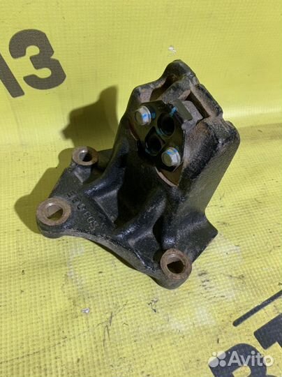 Кронштейн МКПП 5 ступка Киа рио 3 Хендай Солярис