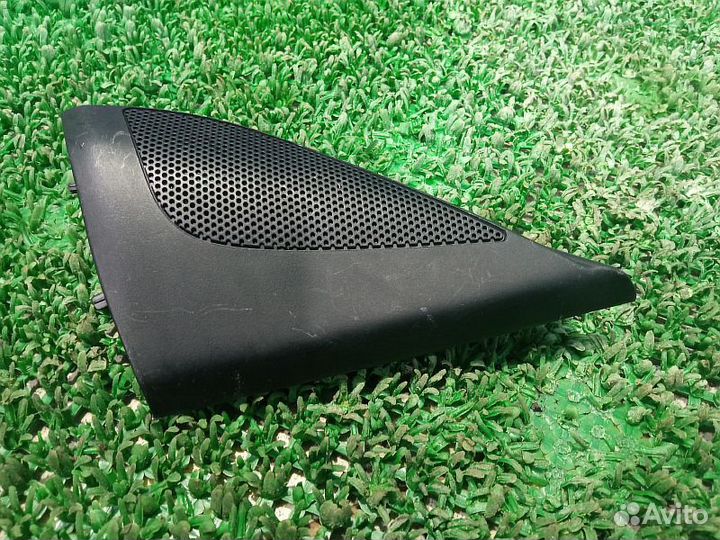 Уголок зеркала внутренний правый Mitsubishi Pajero