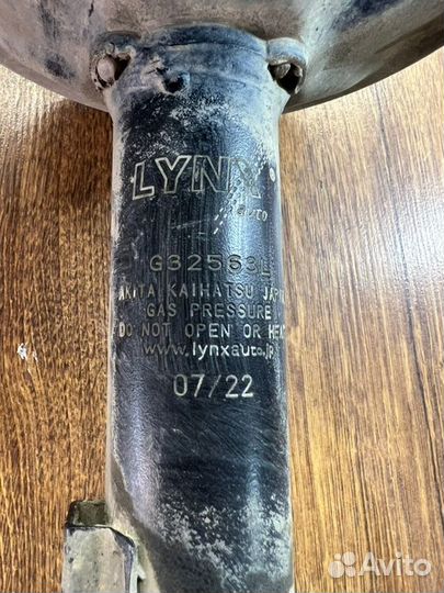 Стойка подвески задняя левая Hyundai Accent