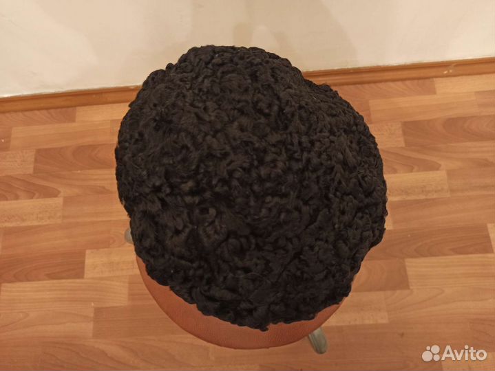 Берет каракулевый