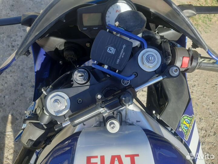 Yamaha r1