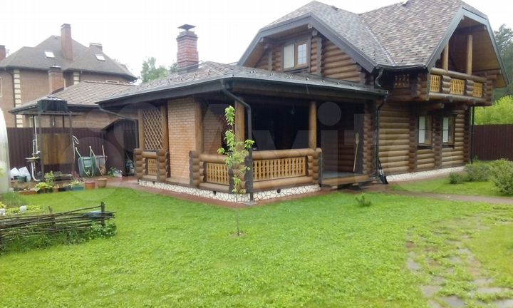 Коттедж 300 м² на участке 14 сот.