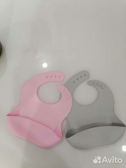 Силиконовый нагрудник новый