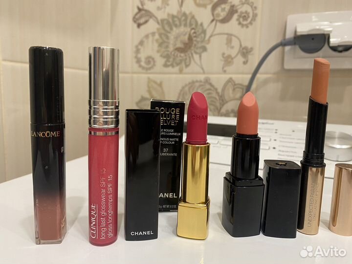 Помады, блески Chanel, Clinique, Lancome