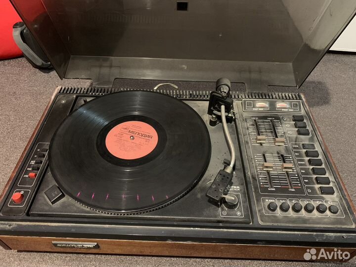 Виниловый проигрыватель Арктур 004