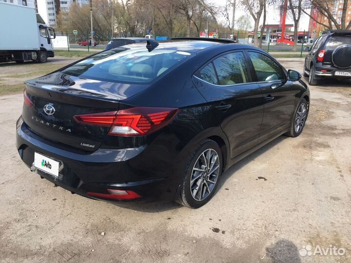 Hyundai Elantra 2.0 AT, 2019, 52 662 км