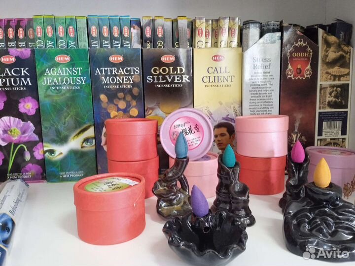 Карты Таро, благовония, минералы