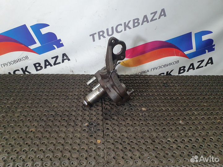 Кулак поворотный правый