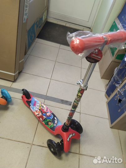 Самокат детский трехколесный новый